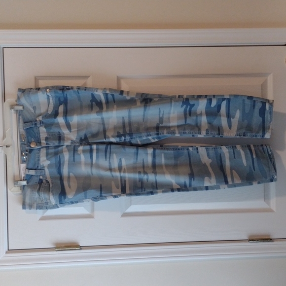 Seven7 Denim - Seven7 Starlet Skinny Crop Jeans